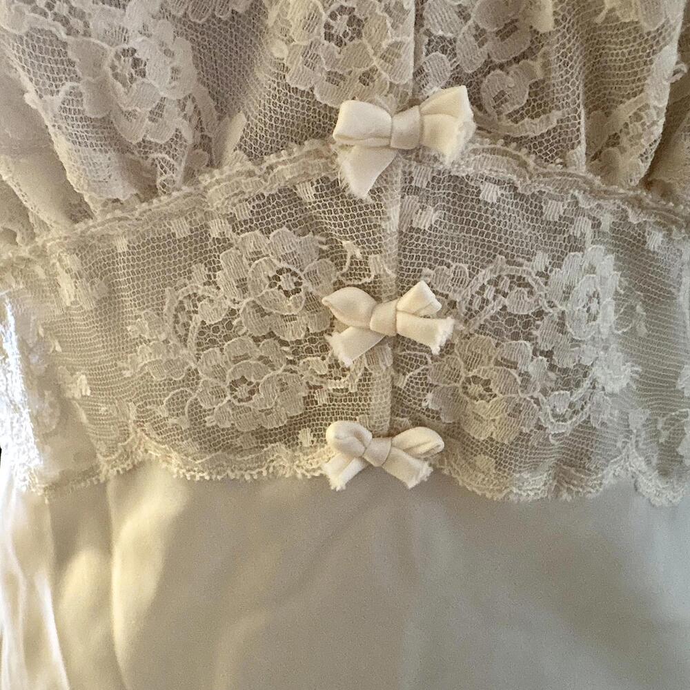 Vintage 1950's Fischer Heavenly Ivory Satin Lace Nightgown M - Picture 2 of 8